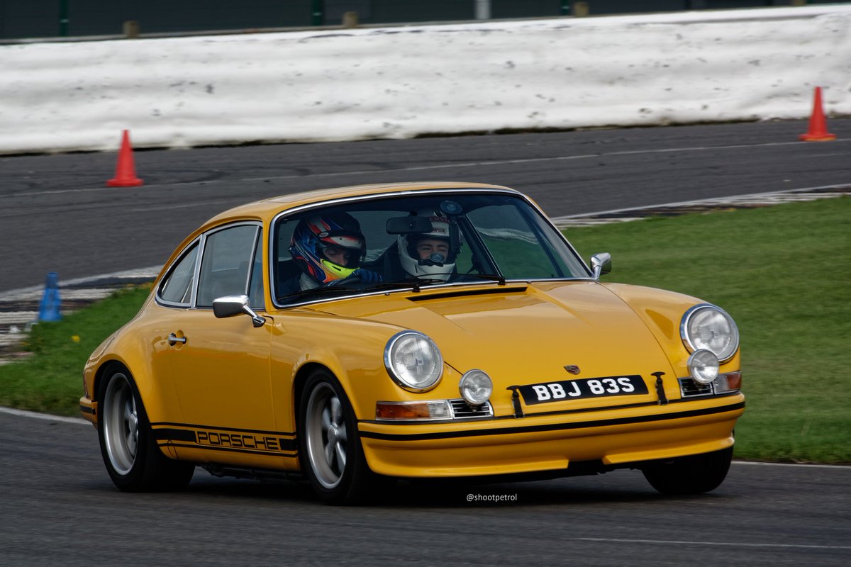 Classic Porsche on track.

#Porsche #Autofarm #Silverstone
#ClassicPorsche #Classic911
#ShootPetrol