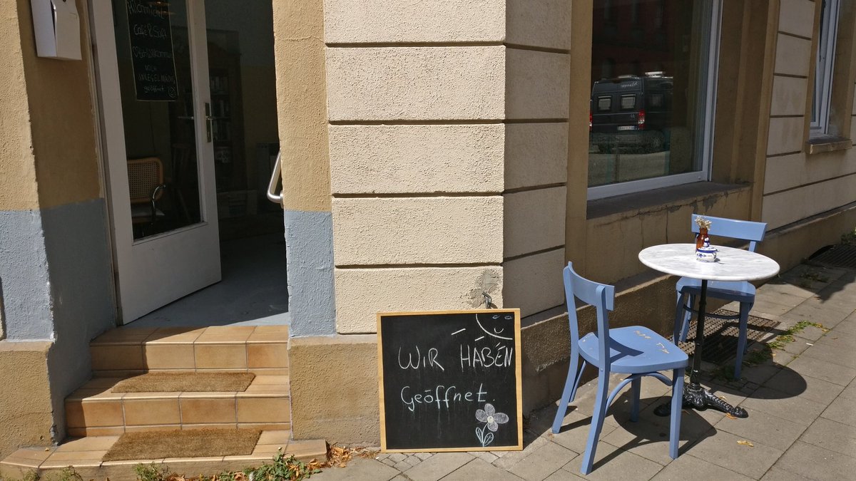 FreifunkWitten's tweet photo. #Freifunk jetzt auch im Café Milchmichl in der Gerichtsstraße 10 im Wittener #Wiesenviertel!

Hier kann man gemütlich einen Kaffee oder eine Mate trinken und dabei nun auch freies, unüberwachtes und kostenloses Internet nach Herzenslust nutzen! 👌

#Witten https://t.co/z6TRXqmpjP