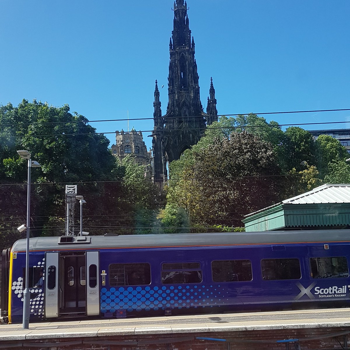 AliceGarlick's tweet photo. @ScenicRailBrit Taken on a sunnier day just leaving Edinburgh #ViewFromMySeat #WindowGazer #WorldPhotographyDay https://t.co/jdUD4Ei6s9
