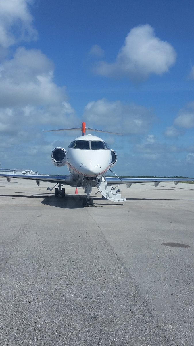 Apt_Ops_Guy_18's tweet photo. Happy #NationalAviationDay to all my fellow aviators!!! @IFlyBeaches @MCO @ATLairport @FlyTPA @flyONT @iflymia @CLTAirport @iflyCHS #AviationLife #OpsLife #OpsFamily #AtcFamily #AirportTwitter #ChallengerLife https://t.co/e4Csp6XlXZ