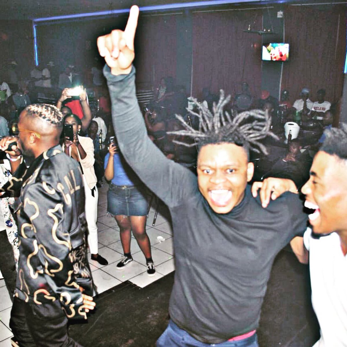 kingproyeawego's tweet photo. @kingproyeawego @mgd_southafrica @miller_srbija @millergenuinedraft @millergenuinedraftaus @rich_mnisi @sahiphop247 @sahiphophq @moscowloungejhb #yeawego #namanje #uglytoes #mgdplug #mgd #millerdesignlab https://t.co/D0AYBZ2poh