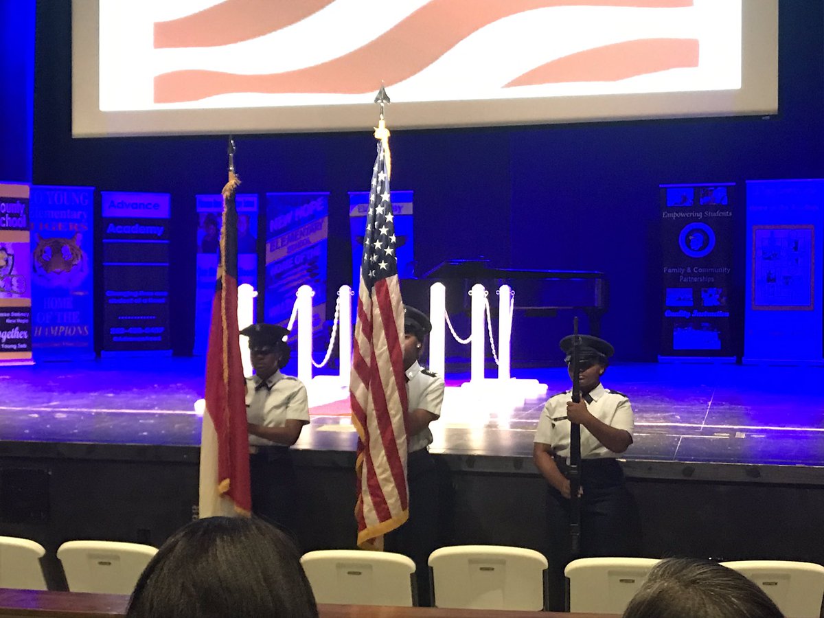 pamelalhuff's tweet photo. #VCSTogetherWeWin #VCHSrotc https://t.co/N0Hq8jwWEW