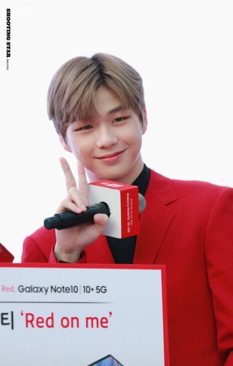 just_dani_u's tweet photo. 대한민국 넘버원 셀럽 강다니엘
190819
#강다니엘 #KangDaniel #redonme
#カンダニエル #คังแดเนียล #姜丹尼尔 #КангДаниэль #녤 #KT런칭쇼 https://t.co/TAhRtboy9i