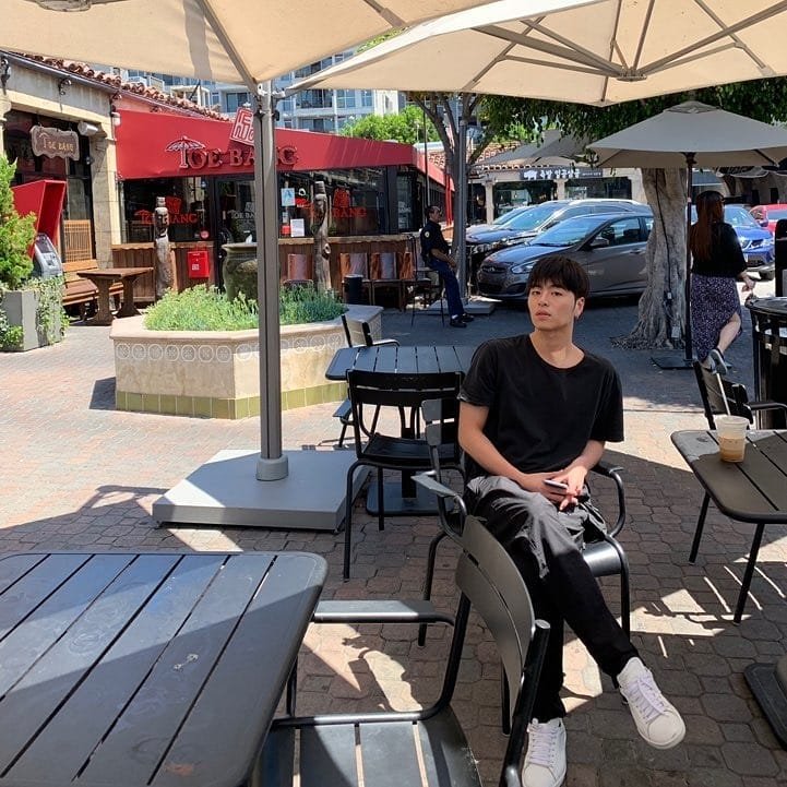 BDouleb's tweet photo. จุนเน่~~~ หล่อมากเลยจร้าาาาา 😎
#구준회 #준회 #JUNEHOE
#JUNE #iKON #아이콘 https://t.co/BMAYXLbupd