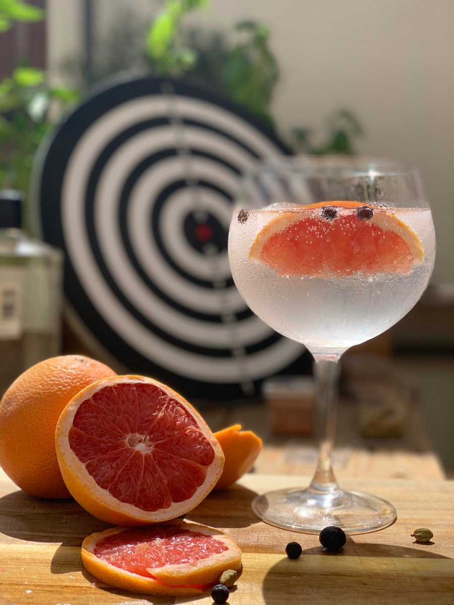 TheGinConnect's tweet photo. Get crafty! Our #gintonicoftheday is made with mediterranean @fevertreemixers tonic, grapefruit, a hint of honey and lime zest. What are you enjoying today? 🍹#ginstagram weekendvibes #gintonic #ginlovers
https://t.co/kIn1XWoNo2 https://t.co/PqzYYxfI4t
