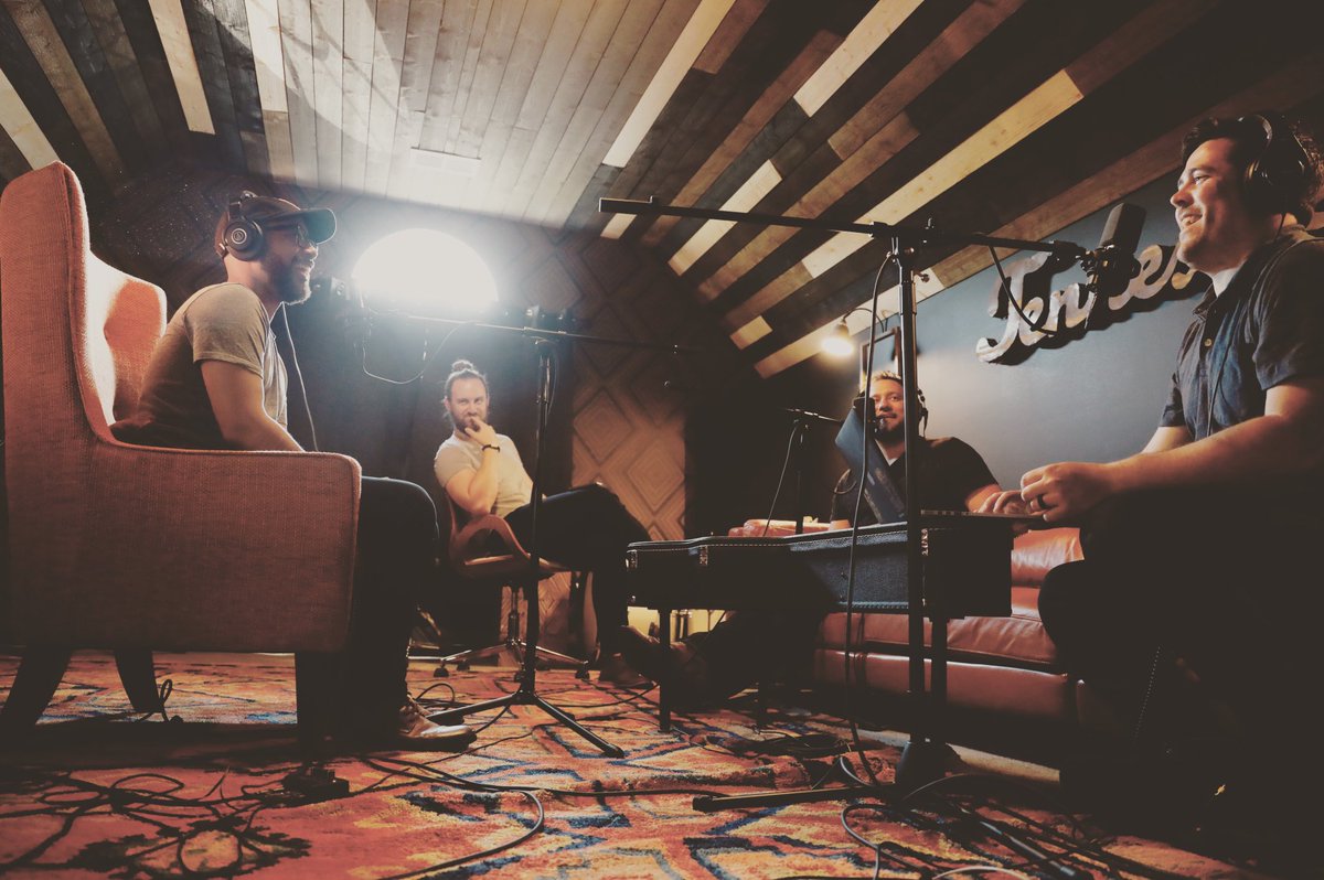 FutureObsession's tweet image. A glimpse at the glorious home studio of @joellevi.

Catch our interview and Joel's live performance on our latest episode!

Smarturl.it/futureobsession 

And big thanks to our crew, @jeffreymyers and @creekmoremusic, for hitting the road with us.