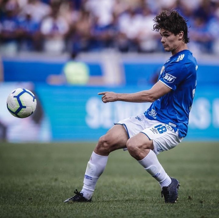 Estrelados5's tweet photo. Dodô fez talvez o seu melhor jogo pelo Cruzeiro ontem desde que chegou. Dissemos que o garoto tem muito a crescer como jogador e já começou a mostrar isso. Disparou na frente de Egídio.

Dodô recebeu nota 7.2 pelo SofaStore 

📸 @pedrovalefoto https://t.co/kZc8qTHPCf