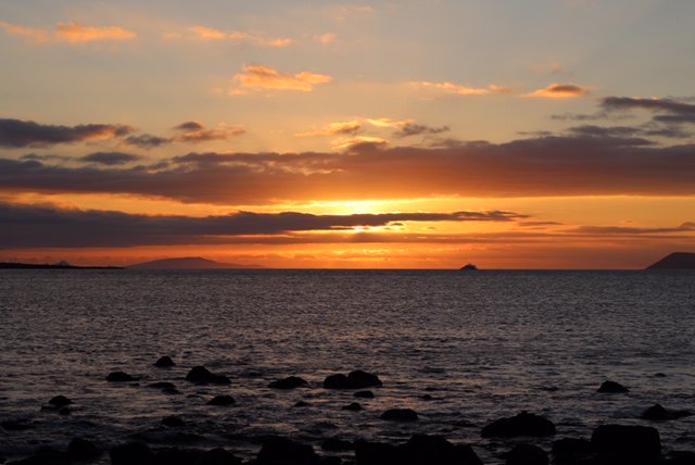 absolutepr's tweet photo. MD Rachael is a keen traveller, and her wanderlust inducing photos come from the OSA Peninsula in Costa Rica and the Galรกpagos Islands. Look at those sunsets! ๐๐๐ธ #TeamAbsolute #WorldPhotoDay https://t.co/lwybvb4v15