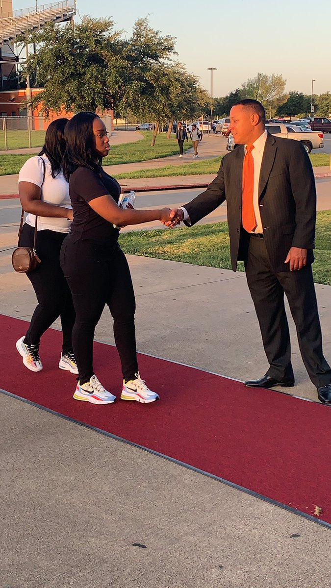 ElijahGranger's tweet photo. We want to welcome back our Lancaster Tiger family as we take this school year to the #Nextlevel!!!
We know all of our teachers, students, and parents have eagerly prepared for this day and we can’t wait to see the amazing things that will happen this school year!!#LISDNextLevel https://t.co/hFY4kTjBmj