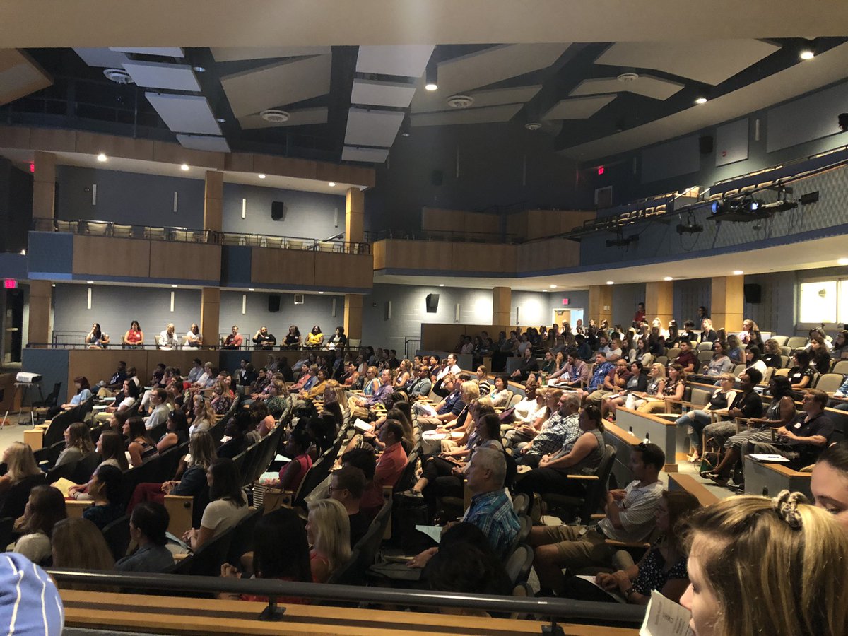 NancyRoutson's tweet photo. Welcome, welcome!!! Let’s make it a great school year!  @APSneo @APSVirginia https://t.co/up2HT2Yo3L