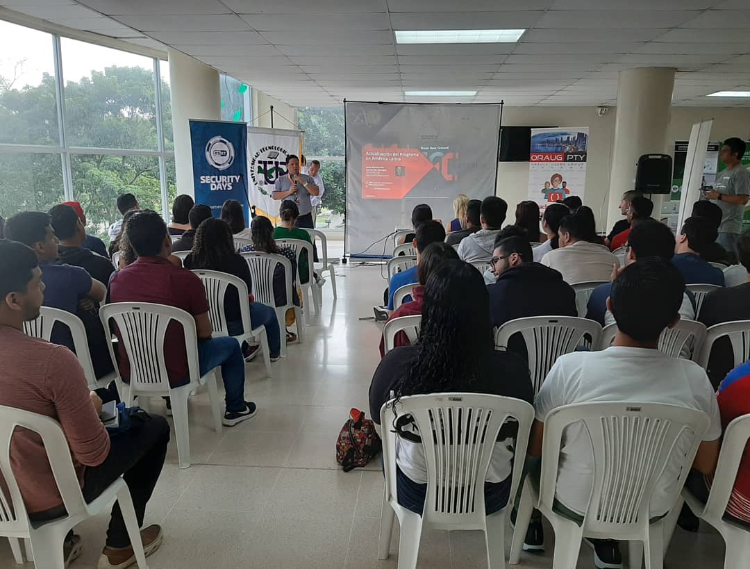 utpfisc's tweet photo. Oracle Groundbreakers Tour Latam 2019.
ORACLE Day  #OracleDay2019UTP Panamá. 

Expertos internacionales impartiendo charlas y talleres todo el día de hoy, aquí en la @utpfisc @utppanama

#oraugPty #Oracle #OracleDay2019 #OracleGroundbreakers #FISC #UTP https://t.co/TpAI3Rz7xy