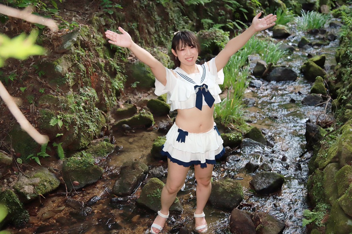 歴辺 千華 on X: 一昨日の野外で撮影したものです^ ^ 自然たっぷりでいい感じですが、水着を着て撮影する分には、川が狭すぎかな？w  虫が多いのが難点。 あとは自分の腹な(｡-_-｡) 撮影:@Chihiro_Kagura #女装 #女装男子 #地毛女装 #ポニーテール男子  #誰かの性癖に刺され ...