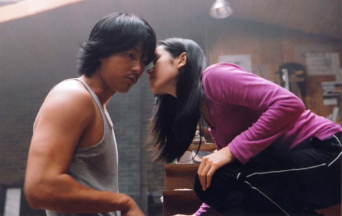 RandomFilmShot's tweet photo. 🎞 A MOMENT TO REMEMBER

📅 Year: 2004
🕴Director: John H. Lee
🗺 Country: South Korea https://t.co/kIPrdlgF73