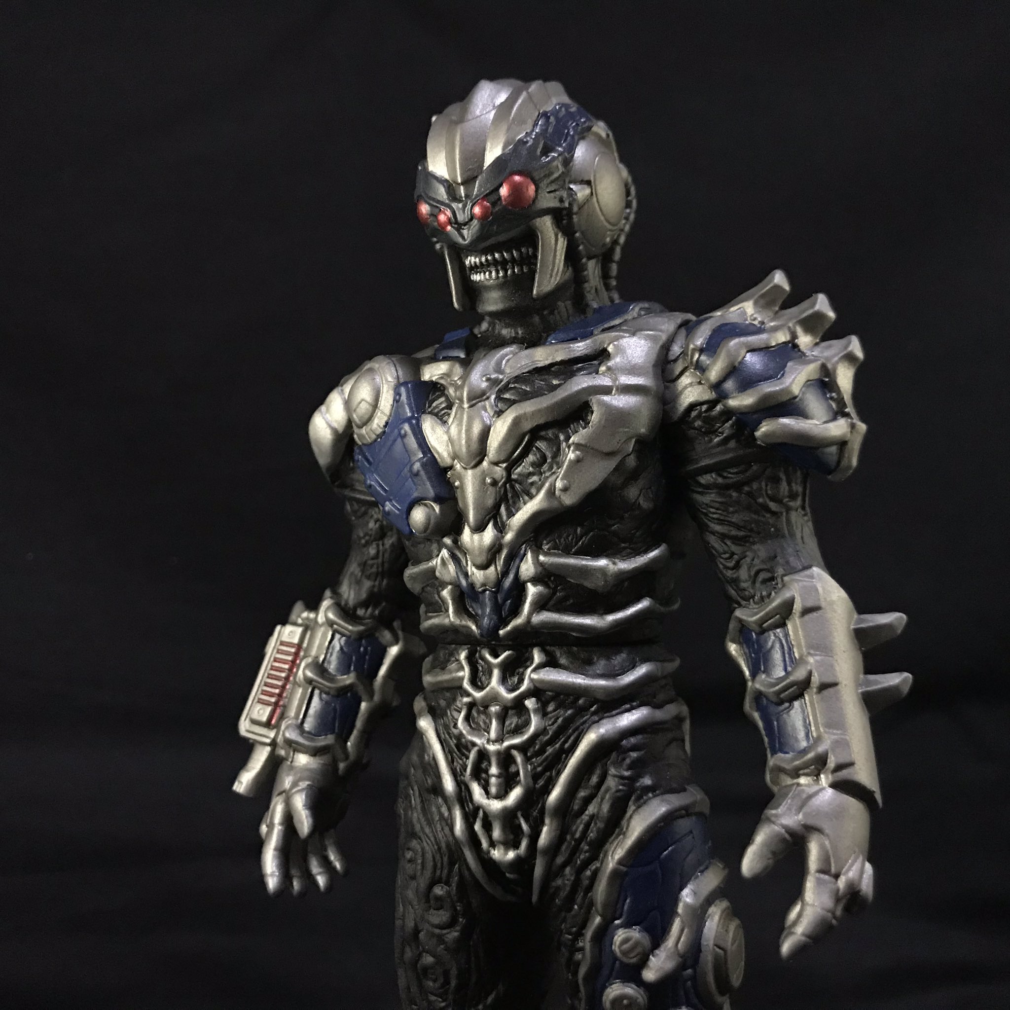 こうじ Expo23千秋楽 宇宙ヒットマン ガピヤ星人アベル バンダイ ウルトラ怪獣dx サデス 使用 改修点 リペイント 劇場版オーブに出てきたサデスの弟 オネエ口調で かなりのインパクト大 いつも通りのマット調で ソフビをリペイント 出演