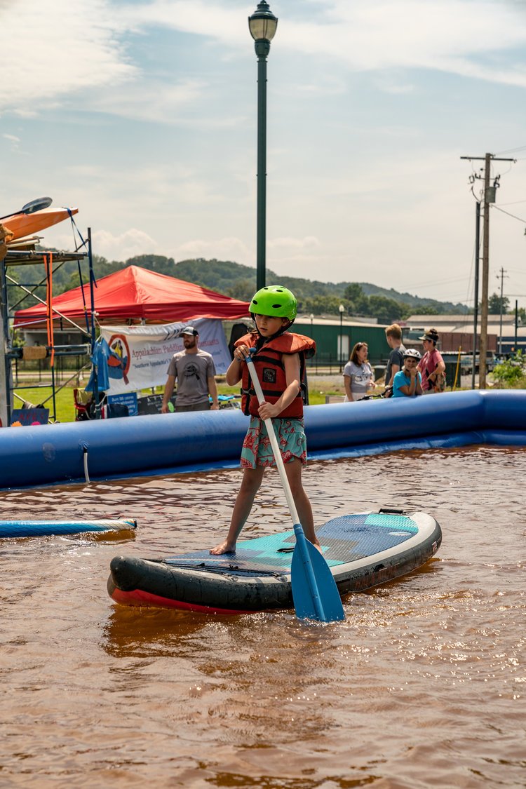 NortheastTenn's tweet photo. Meet The Mountains returns for its 2nd year this weekend with more outdoor fun, new ways to explore our area and activities for the family.
https://t.co/D8M5gptFSv
#MTMFest #Mountains #Festival #NortheastTennessee #MadeinTN #Outdoors #GetOutside #Free #FamilyFun #JohnsonCityTN https://t.co/cbiyqPQhG5