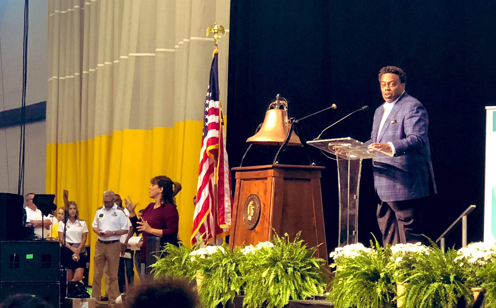 UNC Greensboro School of Education on Twitter "RT UNCG .UNCGChancellor encourages the Class