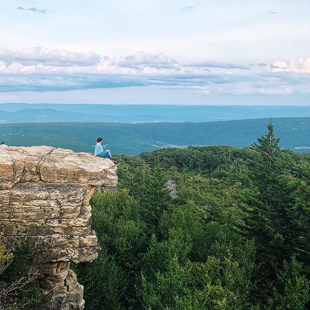 Just got back from a few days of hiking &amp; camping in the wild &amp; wonderful state. This was my first time visiting Dolly Sods in West Virginia. The elevation &amp; position on the Eastern Continental Divide give it an ecosystem unlike any other in the area — r… ift.tt/2TNwvmv