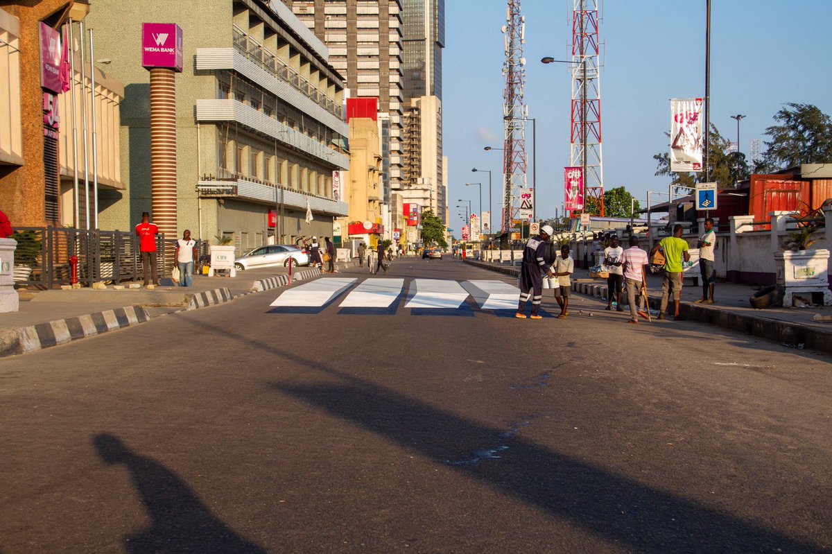 wemabank's tweet image. Every couple of hours, lives are lost on our roads due to reckless driving. 

Always stop 🛑 for pedestrians at zebra crossings.

We stand for responsible driving. 

We hope to change behaviours that directly impact our society. 

#MakeThatStopLetThemCross
#ThinkSafetyWithWema