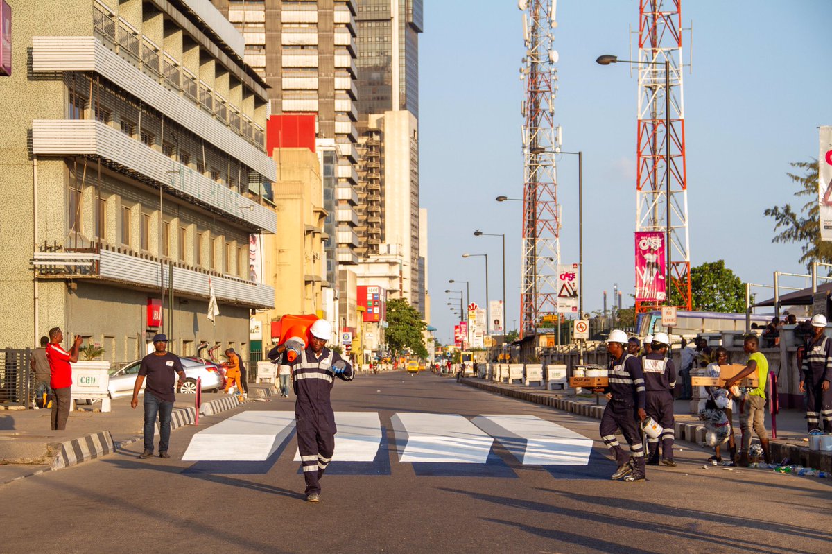 wemabank's tweet image. Every couple of hours, lives are lost on our roads due to reckless driving. 

Always stop 🛑 for pedestrians at zebra crossings.

We stand for responsible driving. 

We hope to change behaviours that directly impact our society. 

#MakeThatStopLetThemCross
#ThinkSafetyWithWema