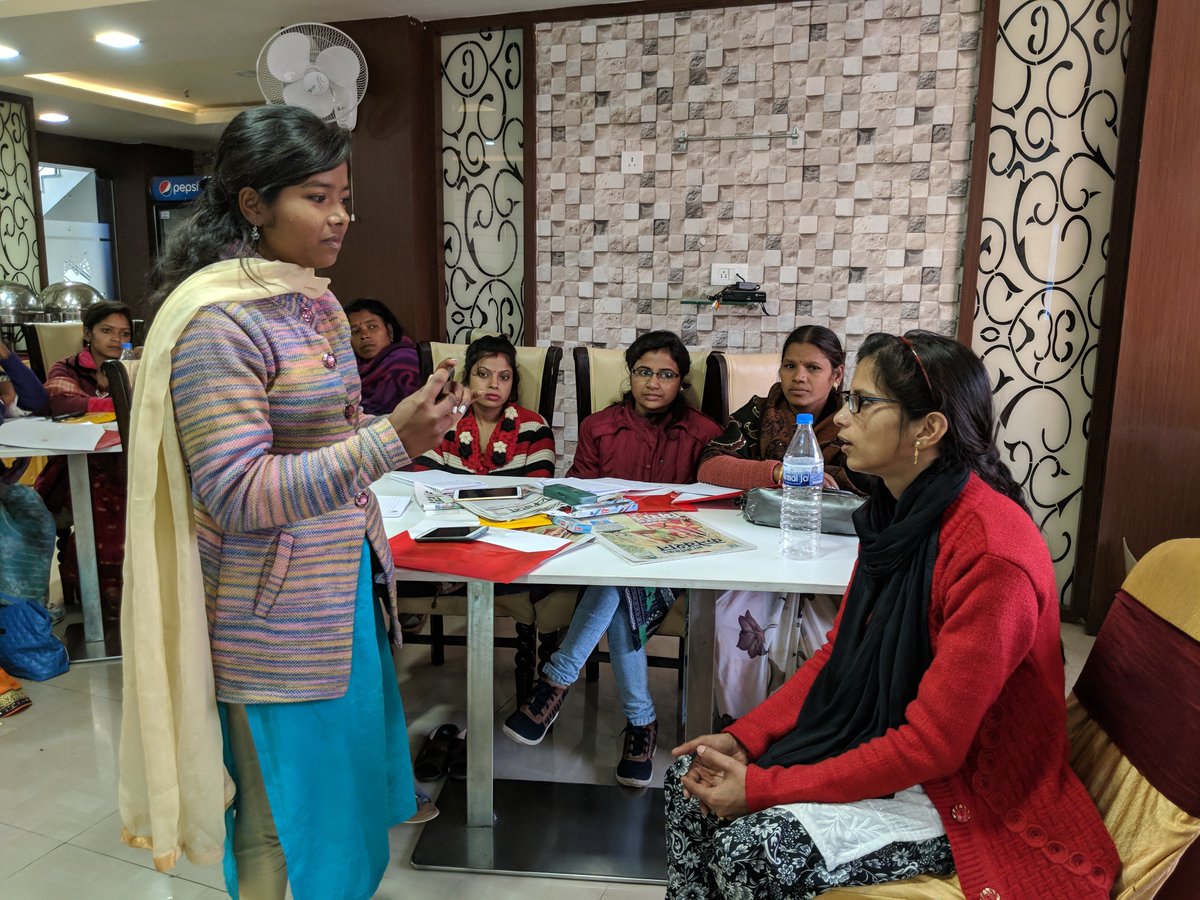 GaonConnection's tweet photo. #WorldPhotographyDay2019
गांव कनेक्शन #SwayamProject के तहत देशभर में कम्युनिटी जर्नलिस्ट को मोबाइल से फोटो खींचने और वीडियो बनाने की ट्रेनिंग देता है। अब तक सैकड़ों लोगों को प��रशिक्षित किया जा चुका है, जो अब अब वीडियो-फोटो के माध्यम से अपनी कम्युनिटी की आवाज उठा रहे हैं। https://t.co/onqE8ljnEB