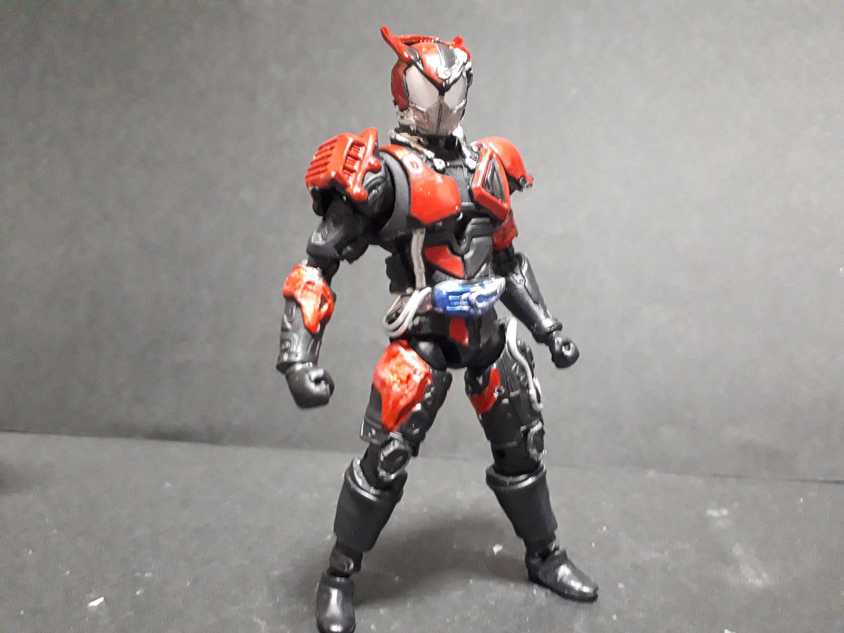 超 Dead heat！！ 掌動超デッドヒートドライブです。  いつものソフビ&デストロン改造です。土壇場で変身できた大して強いわけでもない急場凌ぎの力で敵を倒す。 #掌動 #ニチアサフィギュア改造部 #仮面ライダー