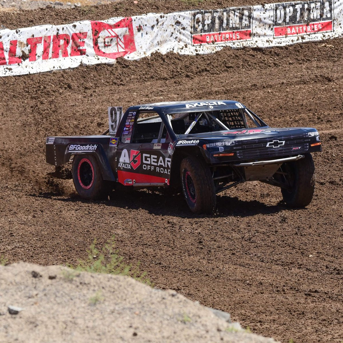 SarahBurgess97's tweet photo. Full throttle for the start of the week!! πͺ
.
@gearoffroad @axaltaracing @ruggedradios @Bubbaburger @bfgoodrichtires @LOORRS
.
#prolite #loorrs #gearoffroad #atdwheels #axaltaracing #racing #dirt #inspire #workhard https://t.co/IyyU6l63SX