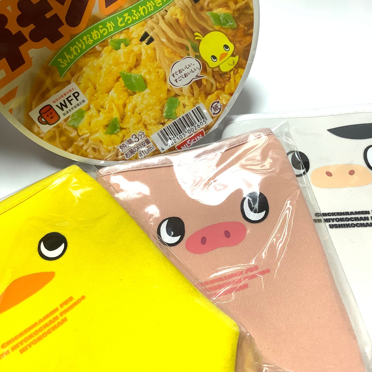 ミナミコアリクイさんをお迎え。福井県でグッズ欲しさにチキンラーメン6個購入し家族に叱られる。石川県でミニプラ・ゲッタードラゴン捕獲。兼六園前で意識がブラックアウト、それでもipadを離さず地面を連写。
#お盆を写真4枚でふりかえる 