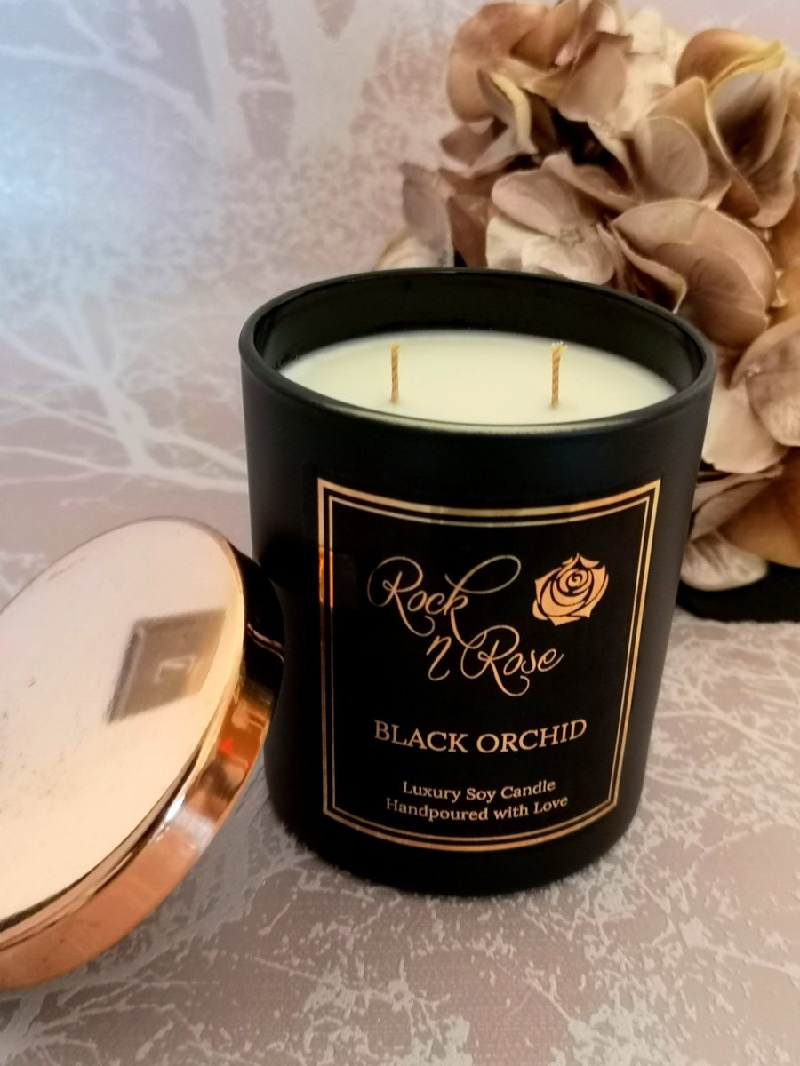 n_aromas's tweet image. Hi I recently took the plunge &amp;amp; left my job I was in for 18 years to be able to focus &amp;amp; turn my hobby of candle making into a full time business. Now the proud owner of a luxury home fragrance brand, Rock n Rose Aromas, it was the best decision I've even made! #newbiz #sidehusle