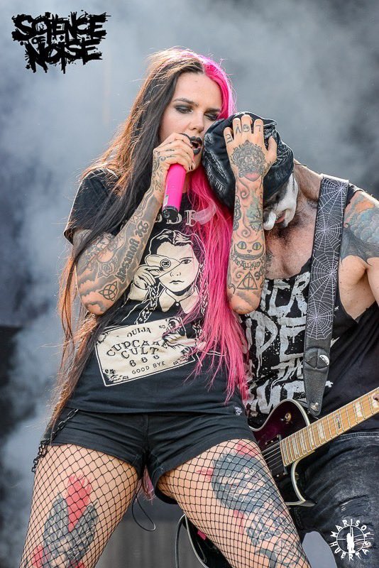 ratonrockero's tweet photo. Sábado en #HorasRockeras #LedSabado, nueva música de #Metanium @MEGARA @Ktulu @ellalarabia @Romanthica. También #Amadeüs, #Araña @Bolu2Death @Darknoise @FourNoses @InMune @Susurrah y muchos más. 10pmE por @TakomaRadio y 94.3Fm Washington DC. #RockenEspañol #MetalenEspañol https://t.co/BqpYoVrAnc