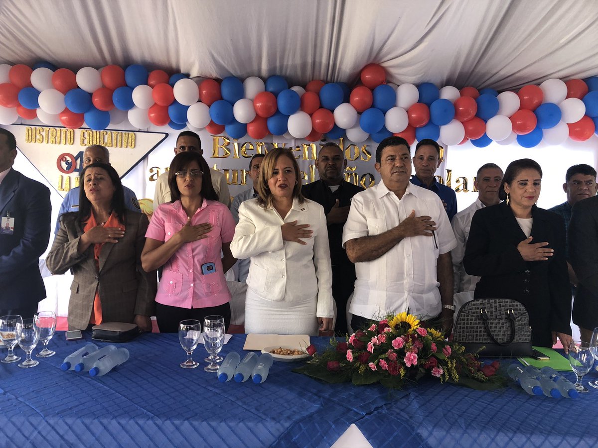 EuclidesLaVega's tweet photo. Esta mañana participamos en el acto del inicio del Año Escolar 2019-2020, en El Centro Educativo de La Comunidad de Botija, con El Lema: FAMILIA, ESCUELA Y COMUNIDAD COMPROMETIDAS CON LA CALIDAD EDUCATIVA. https://t.co/uGBCPWPwIN