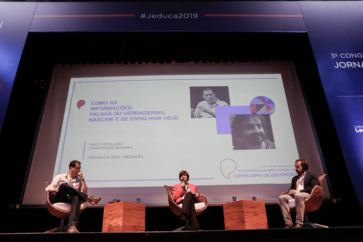 JeducaEduca's tweet photo. Mesa "Como as informações falsas ou verdadeiras nascem e se espalham hoje em dia" no #Jeduca2019 com @pablo_ortellado, Tomás Becerra da @unesco #milid e @veramagalhaes
Foto: Alice Vergueiro https://t.co/U855R1S2Pc