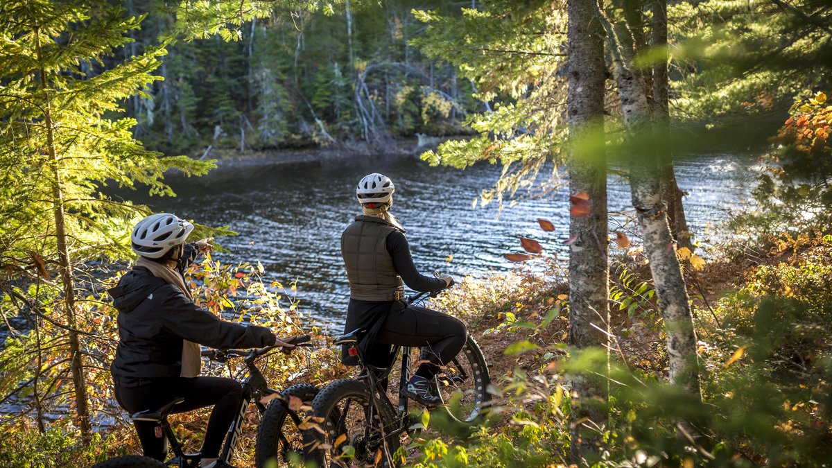 ParcsCanada's tweet photo. C’est la Journée de la photographie! Nous ❤ voir vos images 📷 de nos sites. Quelle saison préférez-vous pour faire de la photo? L’heure dorée est magique l’été ✨ mais le riche coloris automnal, et des foules moins nombreuses, seront bientôt à nos portes. 🍂 https://t.co/pe1xDlb9c2