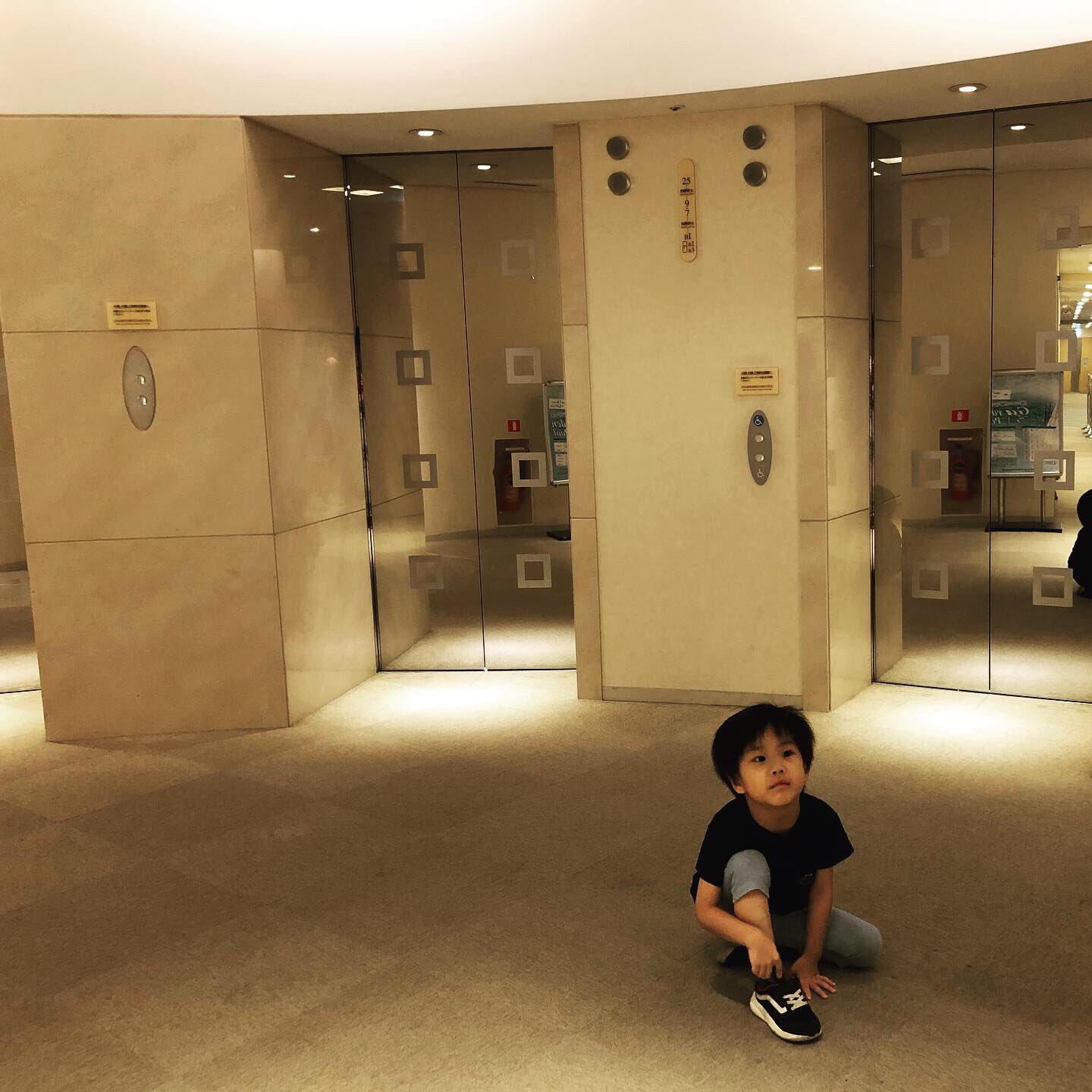 岡部亜希美 取締役 二代目社長に向けて日々邁進 連休最終日はまたドームホテルプール行ったよ 今回は宿泊ではないから普通に じいじにも会いに 前回の時よりお天気良かったから 割と混んでたな 来年はもう少し可愛い水着 にしたい Ww