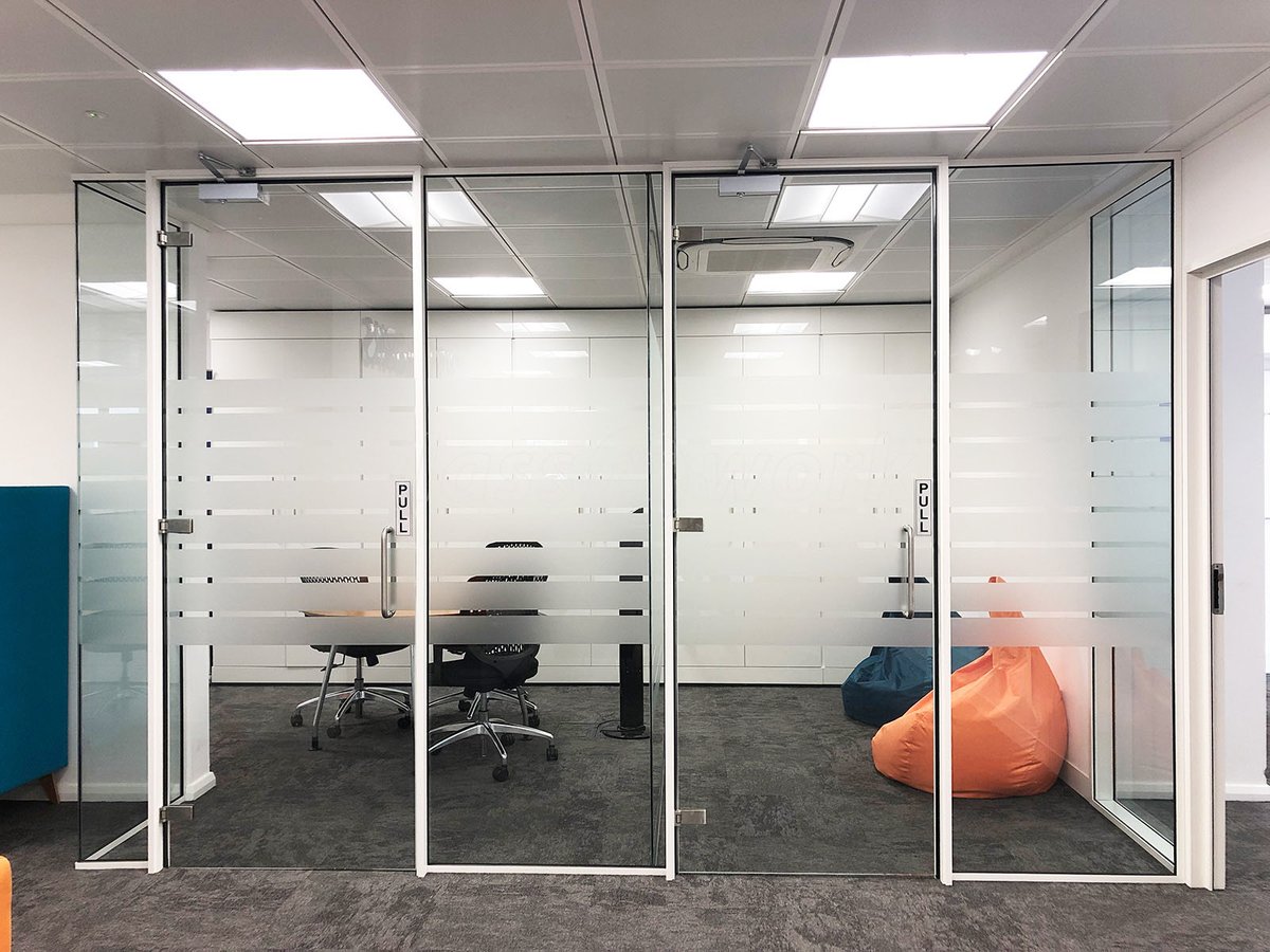 glass_at_work's tweet photo. Very Smart Meeting Rooms, with glass doors in frames, including simple yet effective privacy film. Completed in June 2019 for Whishworks in Windsor, Berkshire. #glasspartitions @WHISHWORKS #glassatwork https://t.co/Z0iWviB8sX