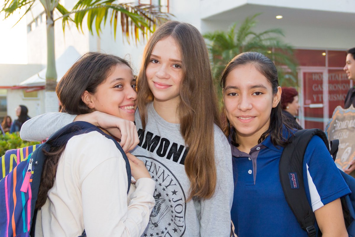 UVMMEXICO's tweet photo. ¡Bienvenidos de vuelta, Linces! Que este nuevo ciclo sea de mucho crecimiento y apredizaje. #BackToSchoolUVM https://t.co/UQTsdiqmF9