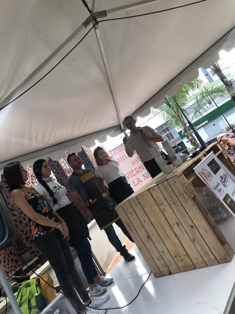 ardilaclaudia's tweet photo. Hoy hay más! El mundo del café siempre tiene más! Los esperamos en la #RutaPereiraConSaboraCafé #FiestasDeLaCosecha https://t.co/lfVLq9YnGN