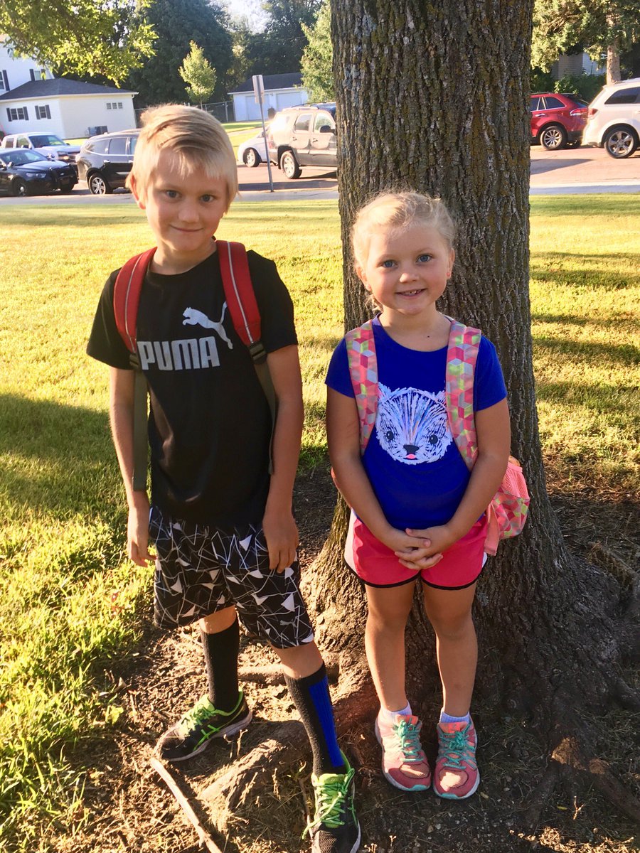 nicksofio's tweet image. Sun is brightly shining down on us as we begin the new school year! #1stdayofschool #ALASconnectED #LKCanDoKids