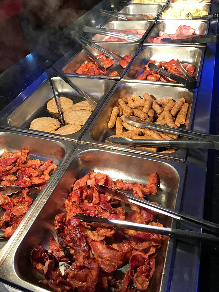 BoosieAndI's tweet photo. One reason why down south Louisiana will always be the best 😭😩😍 all you can eat breakfast buffet https://t.co/dDOkjr2L5h