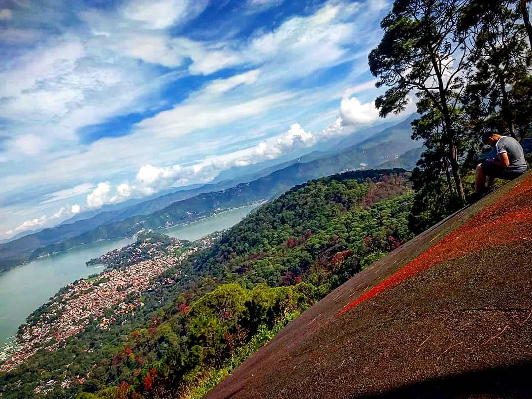 😎⛰️ Buenos días #ValledeBravo 🤗🏞️
.
.
📸 Foto IG @yair_thg
#mexico #pueblomagico #travel #visitmexico #lunez