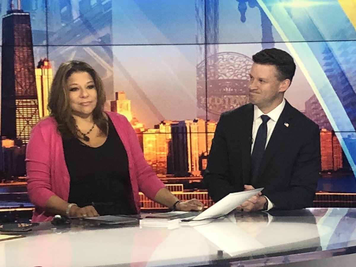 Good meeting <a href="/billconway58/">Bill Conway</a> who’s running against SA Kim Foxx in the primary. The <a href="/USNavy/">U.S. Navy</a> vet &amp; #Chicago native does not have the support of the Democratic Machine. Says he would have prosecuted #JussieSmollett “like any other case. Time to take politics out of the SA’s office”