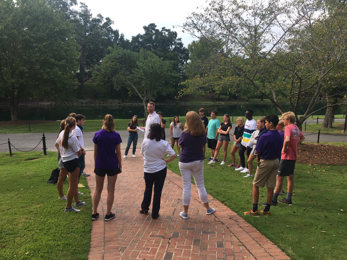 peermatthew's tweet photo. It is a great #FirstdayatDar for our upper school students @DarlingtonTiger https://t.co/LC4byJxqUU