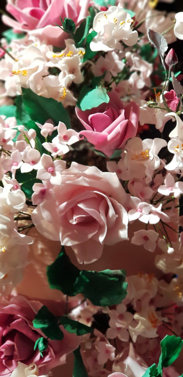 wildgingerlily's tweet photo. Congratulations to the special couple Sara and Nik. May your journey be bless forever.#wedding #weddingseason #weddingstyle #weddingcake #destinationwedding   #coldporcelain #flowers #designer #couturecakes #couture #cake #cakedesign #flowerpaste #gumpaste #artistsoninstagram https://t.co/pPziipFFmG