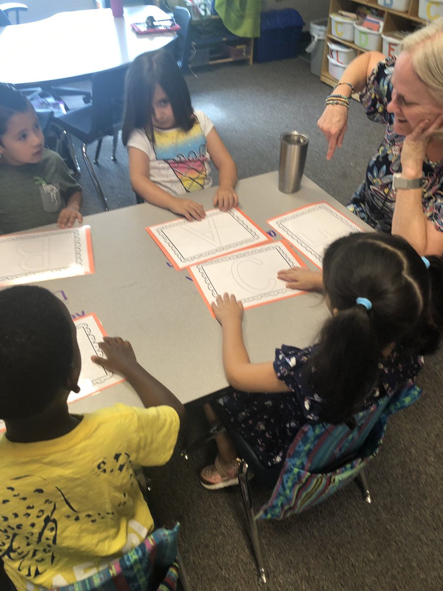 AVazquezclass's tweet photo. Learning about the letters of the alphabet #happiestschoolinccobb https://t.co/3yD5w7PeuS
