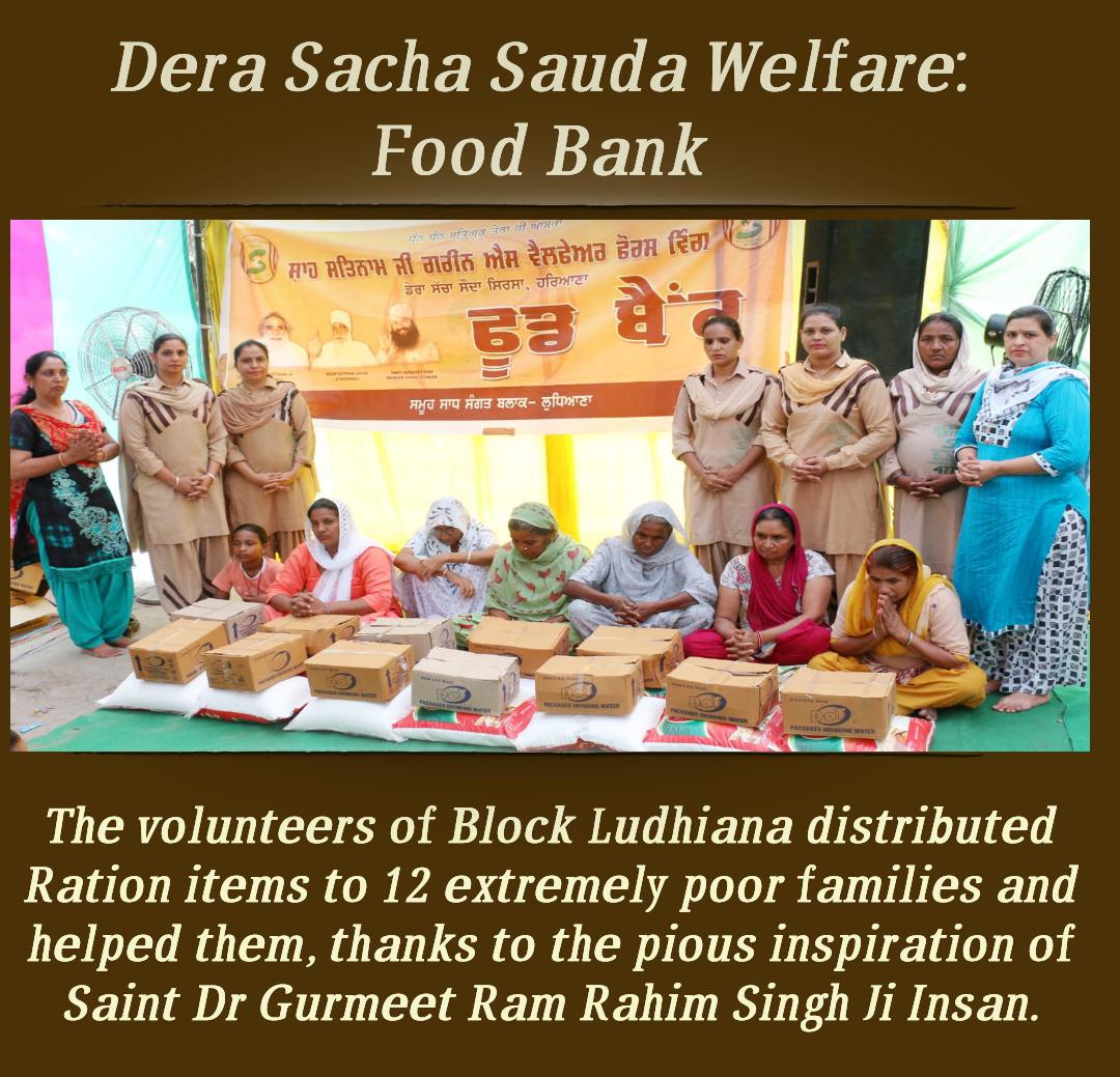 Mahi20024's tweet photo. #WorldHumanitarianDay
#WomenHumanitarians 
Under guidance of Saint Ram Rahim Ji dera followers distribute stationary items to needy children.
@GurmeetRamRahim ji 
@DeraSachaSauda https://t.co/TB2LE6S8Qf
