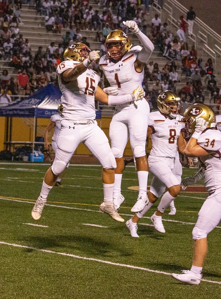 JohnsCreekHSFB's tweet image. That Gladiator Defense celebrating 5 turnovers like...
#JustConquer #TheBallisTheProgram @joeparkerga @RecruitGeorgia @AJCsports