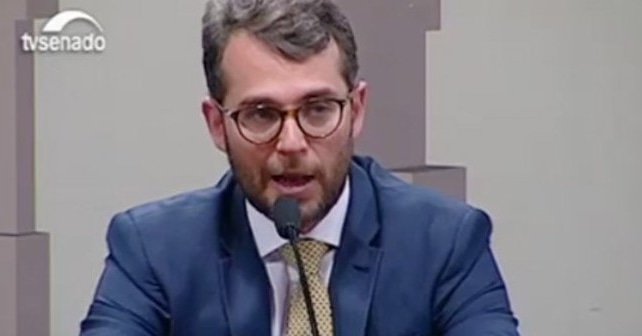 mzconteudo's tweet photo. A MP da liberdade econômica não pode ser usada para mudar a CLT, avalia o procurador do MPT, Márcio Amazonas. Entre outras questões, a proposta que será discutida no @SenadoFederal nesta terça-feira (20) muda o trabalho remunerado aos domingos. https://t.co/elk9vcGJTC
#MP881 https://t.co/kHaV575BFp