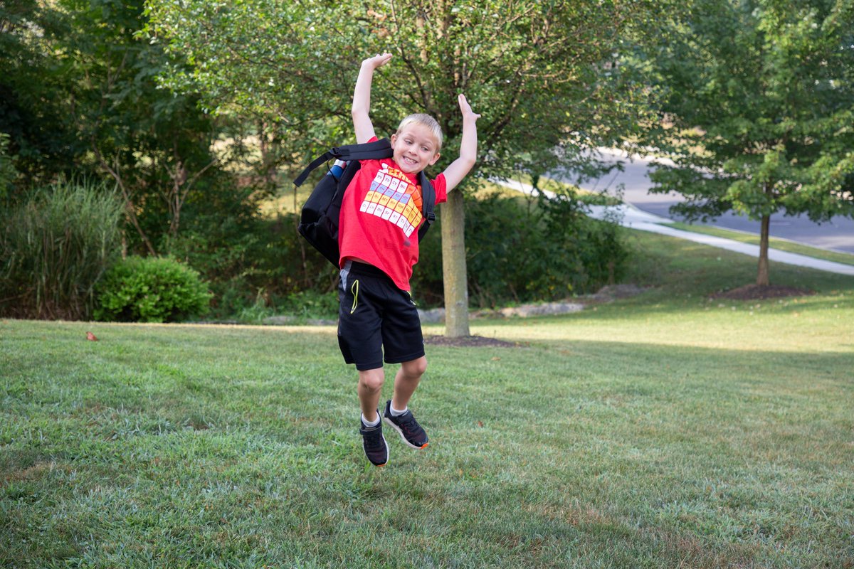 CVSDnews's tweet photo. His excitement is contagious! Have a great day, young friend! #BacktoschoolCV #CVproud #WelcomeBackCV https://t.co/d9vmJa9gTv