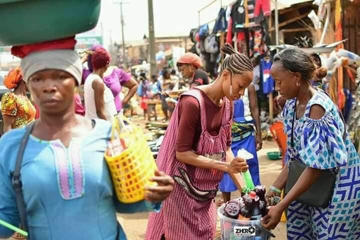 tinytweetsplus's tweet photo. Meet Makerere University Graduate Lydia Patience Namuwaya hawking Drinks at Jinja market.
She says she got tired of looking for job and men asking for sex In order to give her a job.
#KampalaSqoop #Inspirational #MakindyeWest #Imspire #RwOT #UgandaNews #MAKnews @Jobinrwanda https://t.co/EfHv804OaU