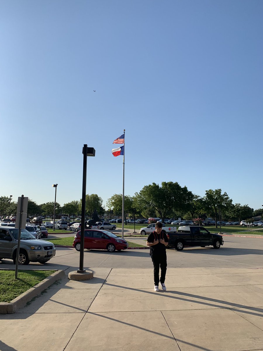 JALaPumaCFB's tweet image. Welcome back Mustangs! #cfbfirstday #creekviewleads