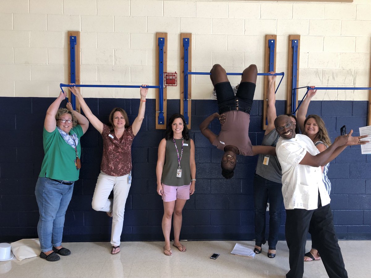 Team Awesome “The greatest team on Earth”. Having fun on the first day back. ⁦<a href="/FFES_PWCS/">FFES_FantasticFitzies</a>⁩ #ourfitzgeraldstory